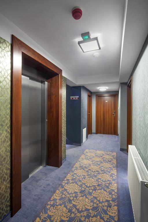 Hotel Miodowy Mlyn Opatow  Bagian luar foto